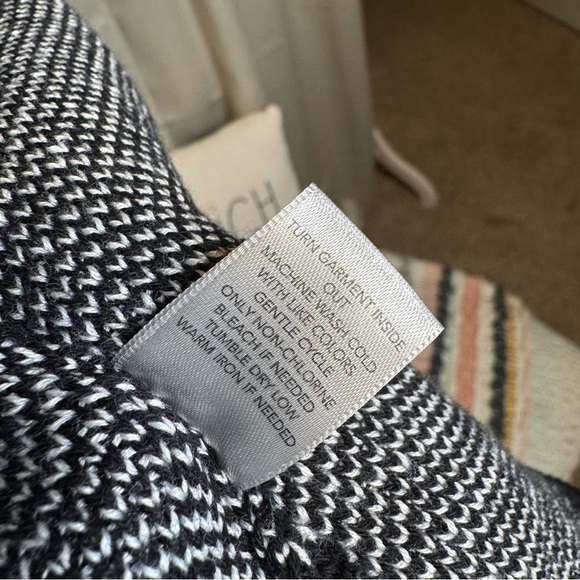 CJ Banks Black and White Zippered Cardigan with Geometric Pattern 1X - Picture 11 of 11